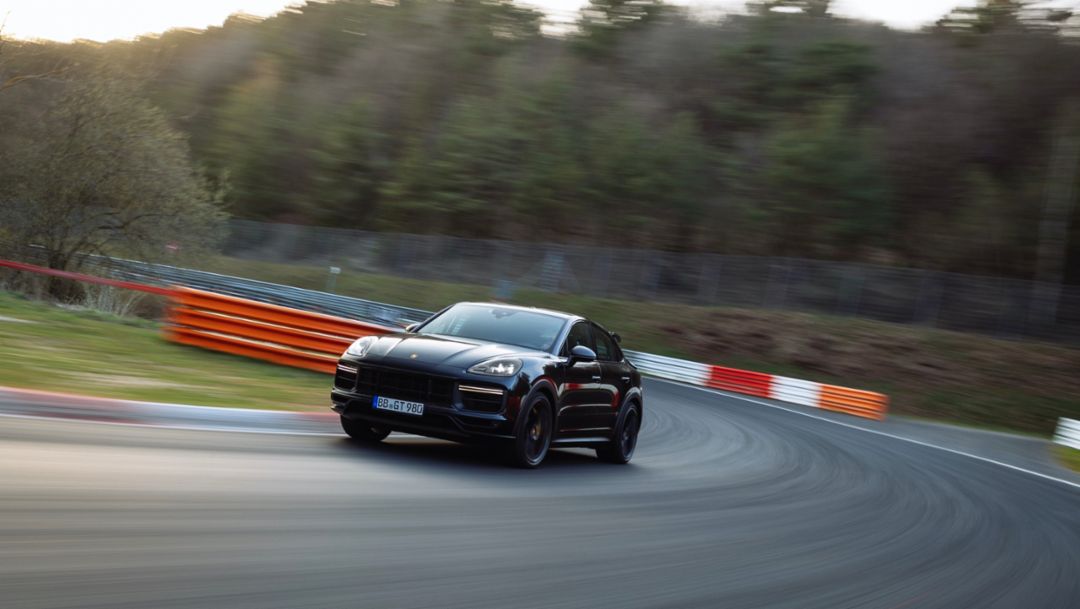 El Cayenne establece un nuevo récord en el circuito de Nürburgring Nordschleife