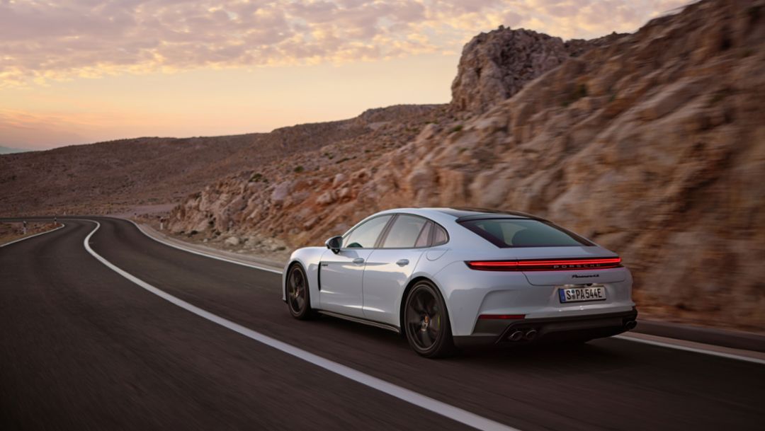 Porsche stellt zwei neue E-Hybrid-Varianten des Panamera vor